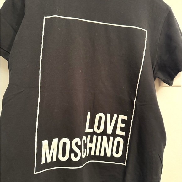 Medium Moschino tshirt. Good condition - Picture 1 of 1